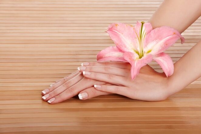 มือผู้หญิงสวยๆ